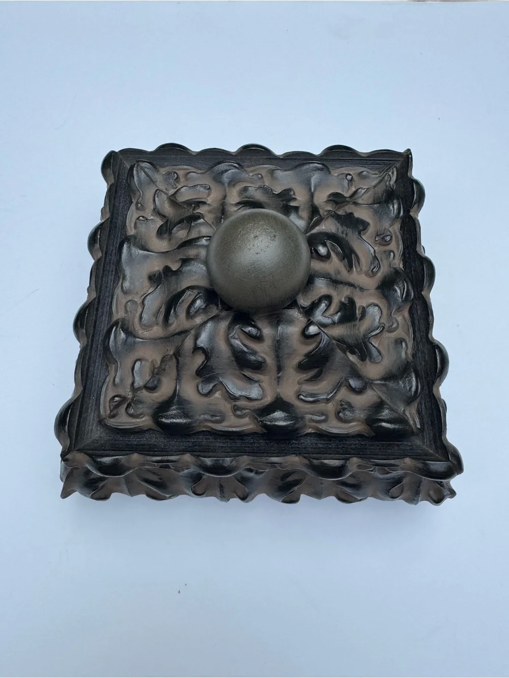 Vintage Roma Carved Wood Leaf Trinket Jewelry Box Velvet Lined Canada